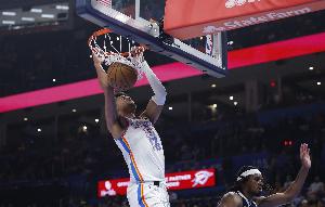 雷霆官方：球队从黄蜂交易得到普拉姆利 送出吉昂及2029年次轮签 比赛现场图