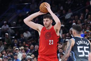 开拓者客战公牛 克林根因病降为出战成疑 杨瀚森罗威也存疑 比赛现场图